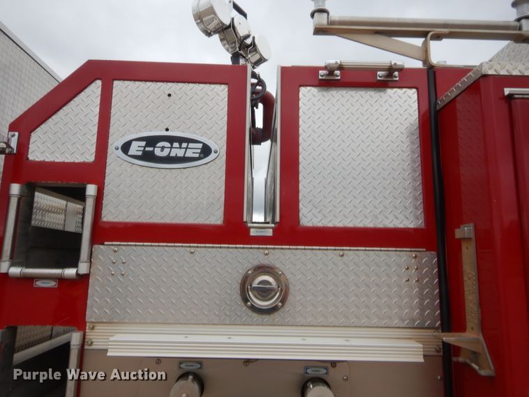 image for item HW9367 2001 E-one  pumper fire truck