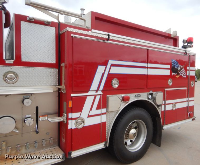 image for item HW9367 2001 E-one  pumper fire truck