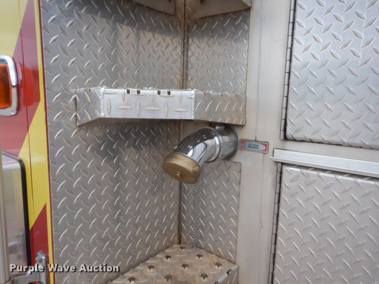 image for item HW9367 2001 E-one  pumper fire truck