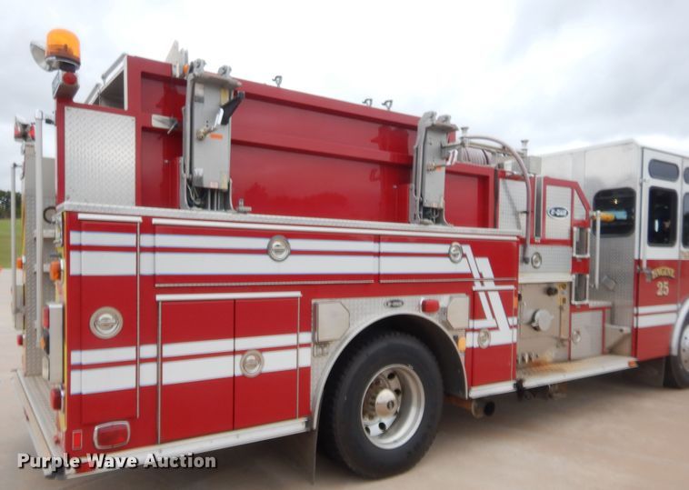 image for item HW9367 2001 E-one  pumper fire truck