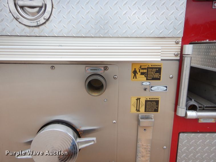 image for item HW9367 2001 E-one  pumper fire truck