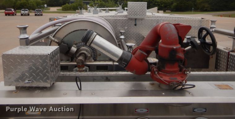 image for item HW9367 2001 E-one  pumper fire truck