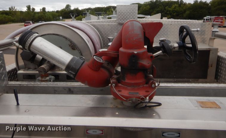 image for item HW9367 2001 E-one  pumper fire truck