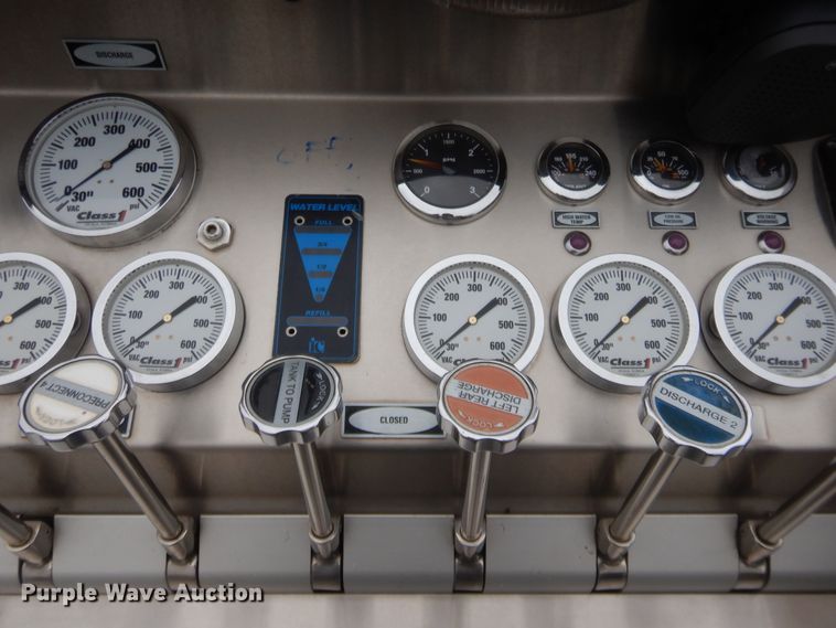 image for item HW9367 2001 E-one  pumper fire truck