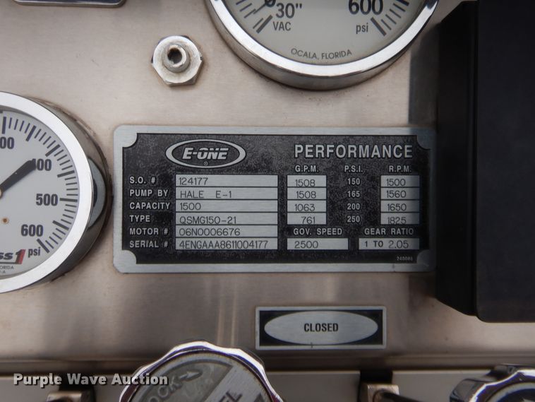 image for item HW9367 2001 E-one  pumper fire truck