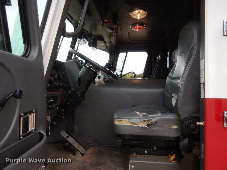 image for item HW9367 2001 E-one  pumper fire truck