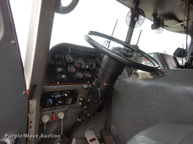 image for item HW9367 2001 E-one  pumper fire truck