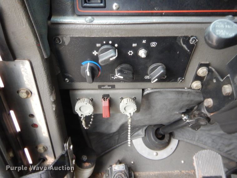 image for item HW9367 2001 E-one  pumper fire truck