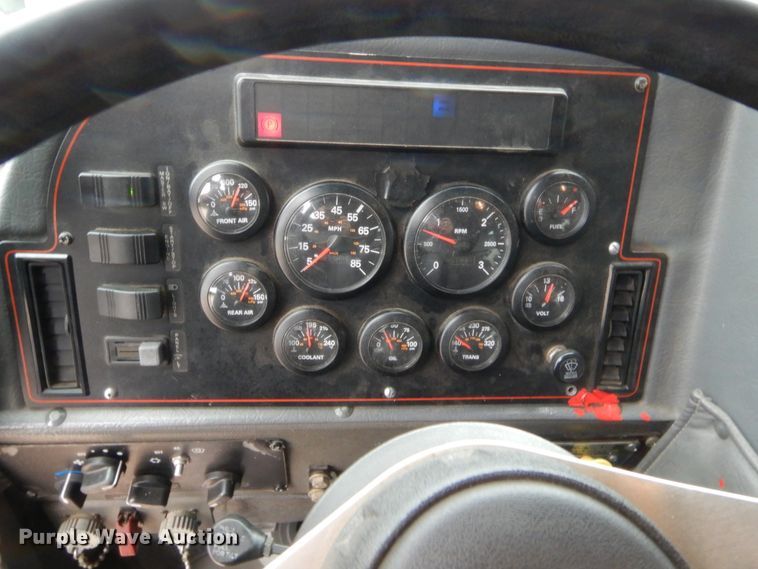 image for item HW9367 2001 E-one  pumper fire truck