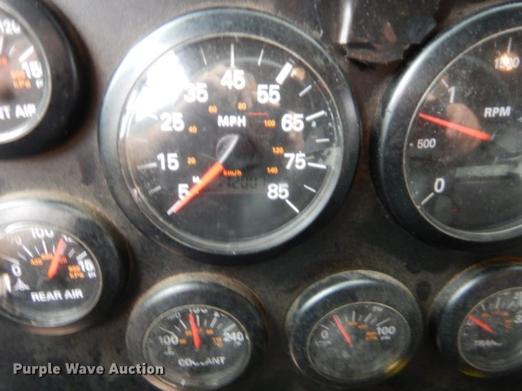 image for item HW9367 2001 E-one  pumper fire truck