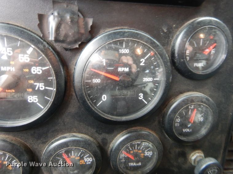 image for item HW9367 2001 E-one  pumper fire truck