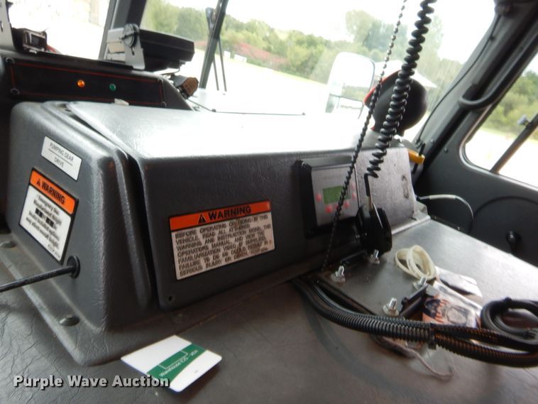 image for item HW9367 2001 E-one  pumper fire truck