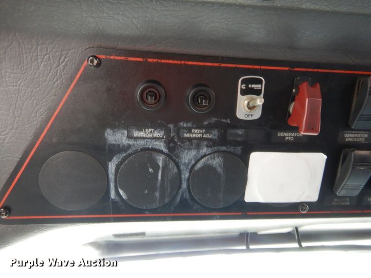 image for item HW9367 2001 E-one  pumper fire truck