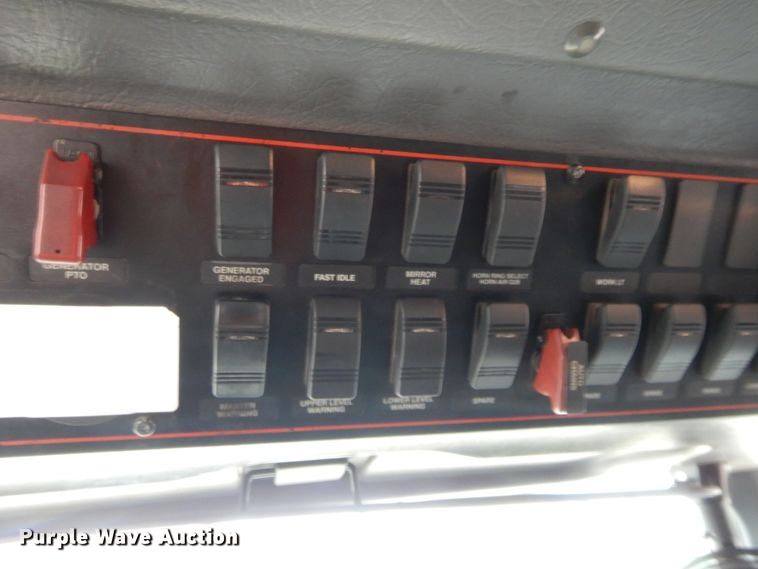 image for item HW9367 2001 E-one  pumper fire truck