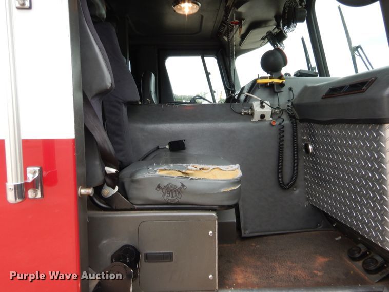 image for item HW9367 2001 E-one  pumper fire truck