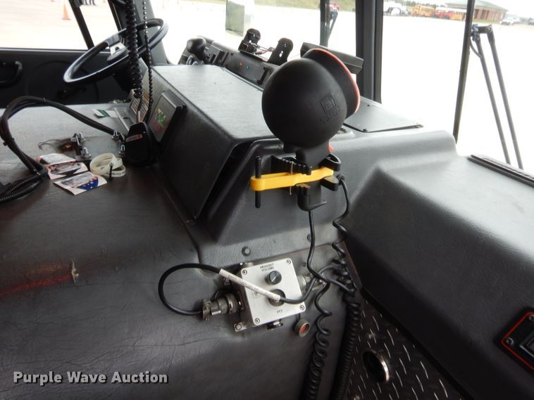 image for item HW9367 2001 E-one  pumper fire truck