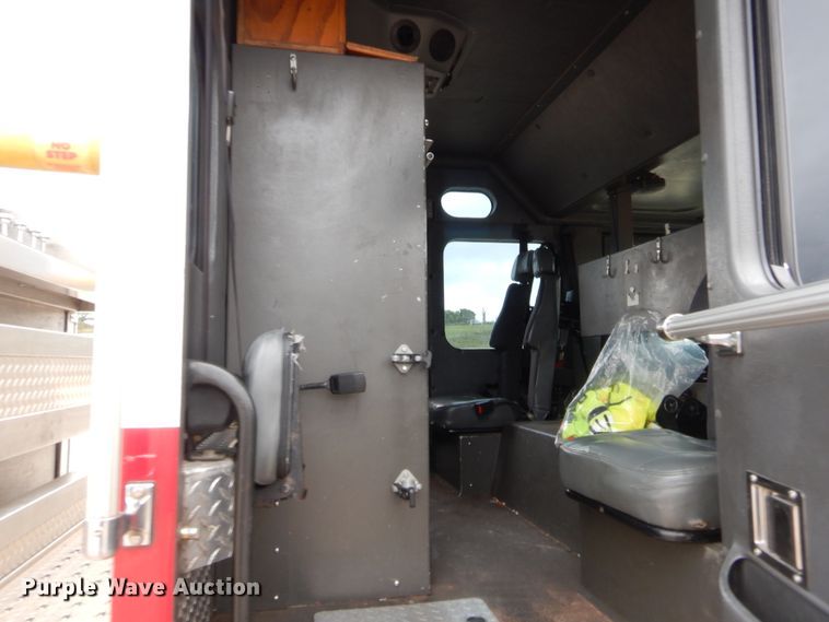 image for item HW9367 2001 E-one  pumper fire truck