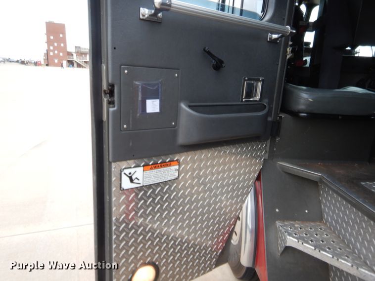 image for item HW9367 2001 E-one  pumper fire truck