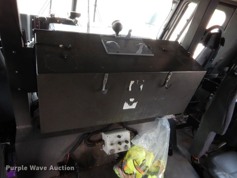 image for item HW9367 2001 E-one  pumper fire truck