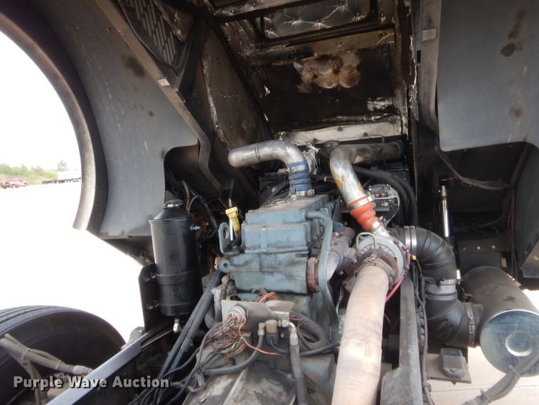 image for item HW9367 2001 E-one  pumper fire truck