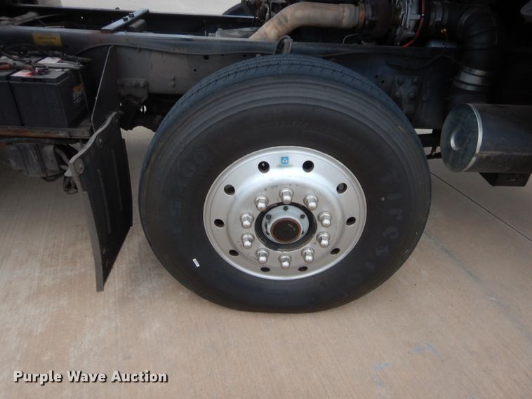 image for item HW9367 2001 E-one  pumper fire truck