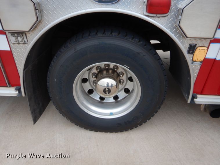 image for item HW9367 2001 E-one  pumper fire truck