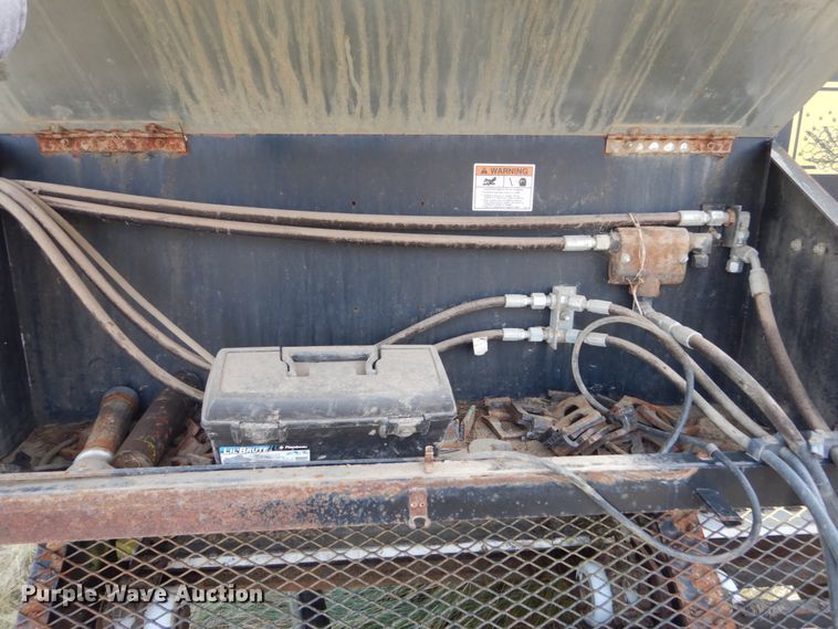 image for item DC8966 2012 Meyers VB750 manure spreader