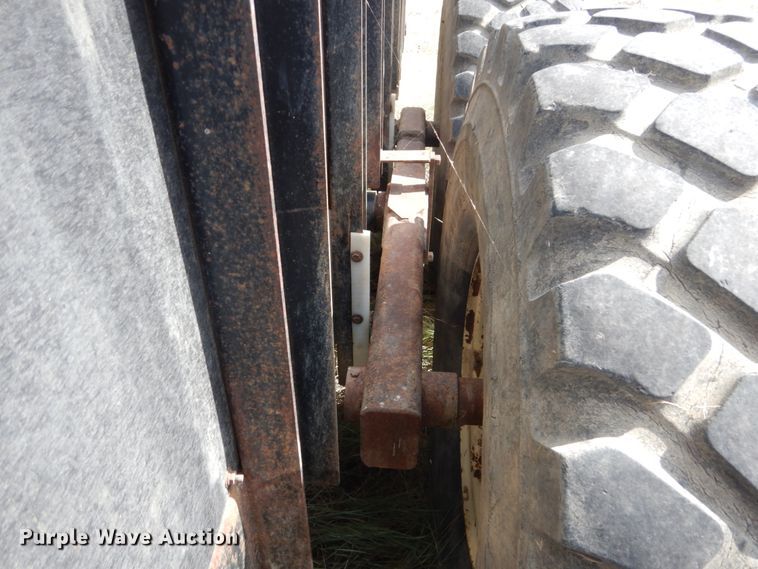 image for item DC8966 2012 Meyers VB750 manure spreader