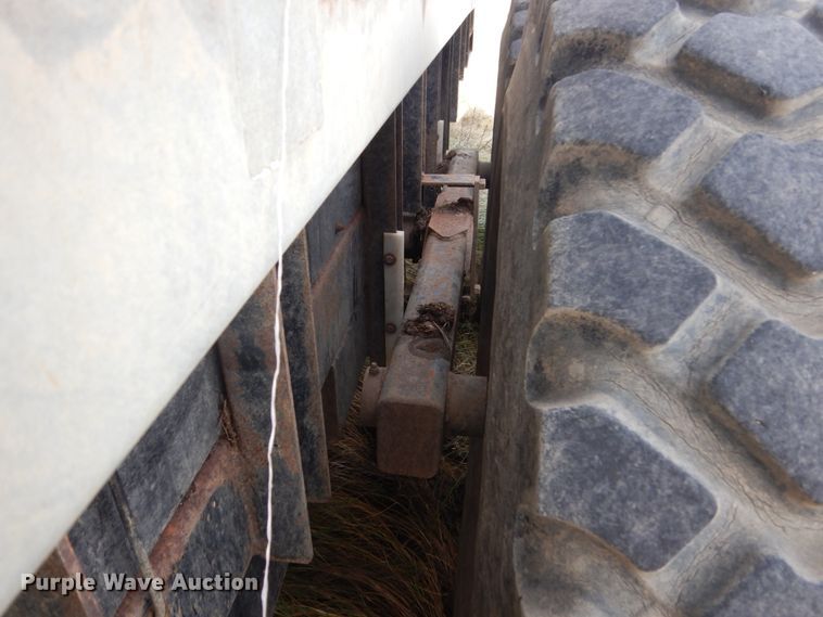 image for item DC8966 2012 Meyers VB750 manure spreader