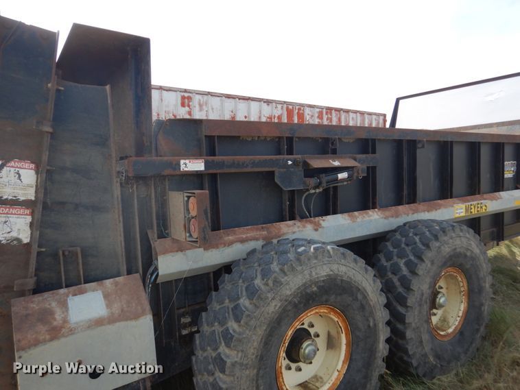 image for item DC8966 2012 Meyers VB750 manure spreader