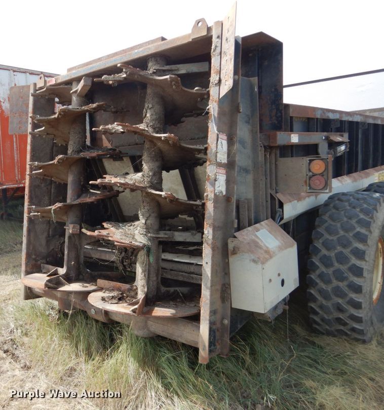 image for item DC8966 2012 Meyers VB750 manure spreader
