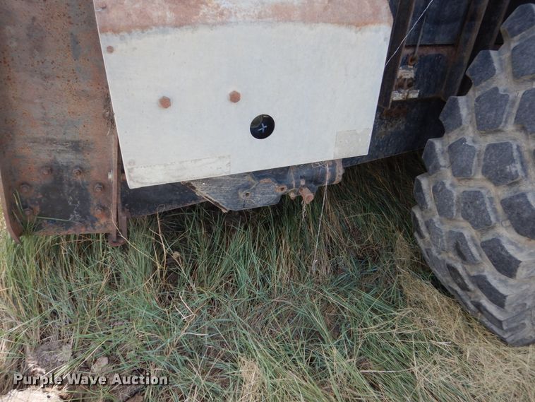 image for item DC8966 2012 Meyers VB750 manure spreader