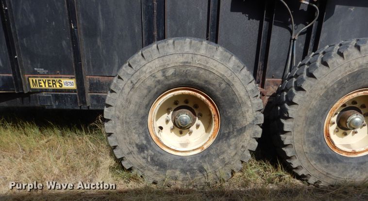image for item DC8966 2012 Meyers VB750 manure spreader