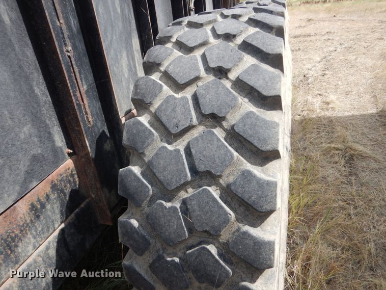 image for item DC8966 2012 Meyers VB750 manure spreader