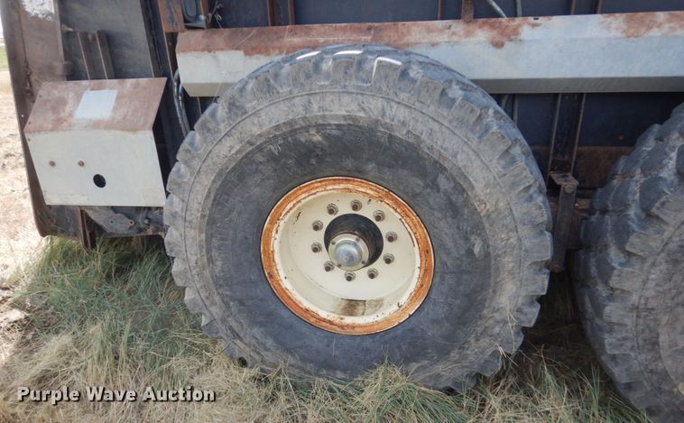 image for item DC8966 2012 Meyers VB750 manure spreader