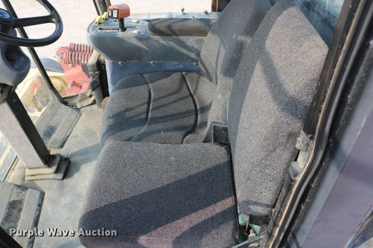 image for item DD5411 2000 New Holland HW340  windrower