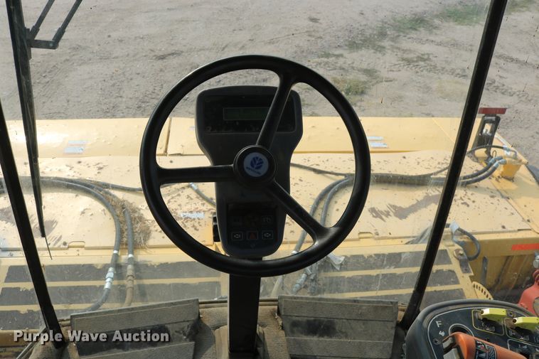 image for item DD5411 2000 New Holland HW340  windrower