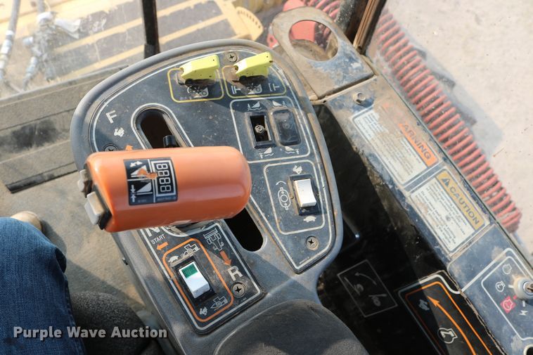 image for item DD5411 2000 New Holland HW340  windrower