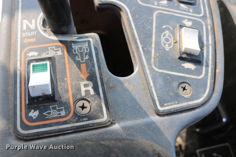 image for item DD5411 2000 New Holland HW340  windrower