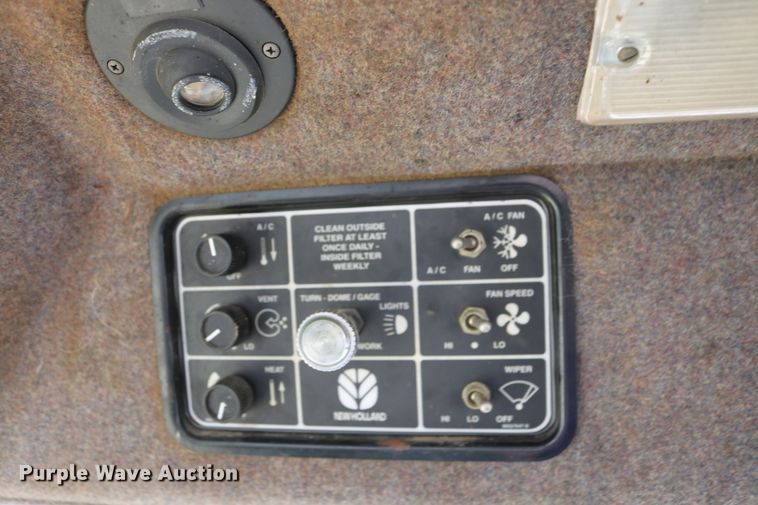 image for item DD5411 2000 New Holland HW340  windrower