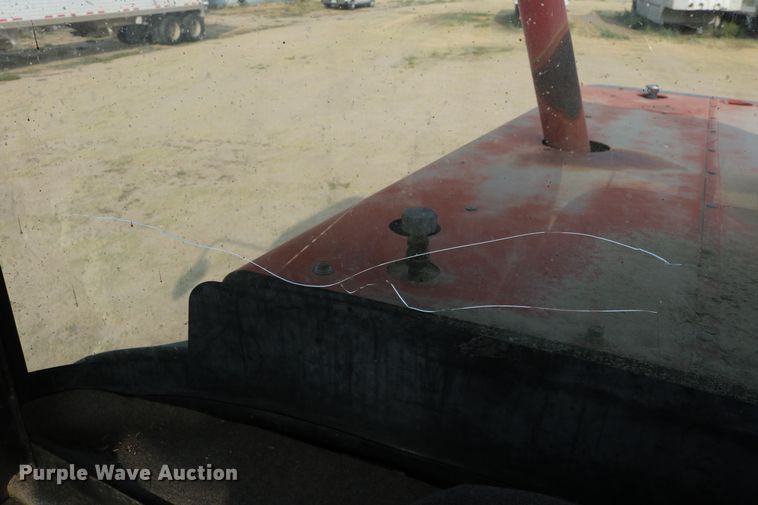 image for item DD5411 2000 New Holland HW340  windrower