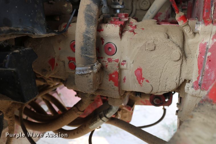 image for item DD5411 2000 New Holland HW340  windrower