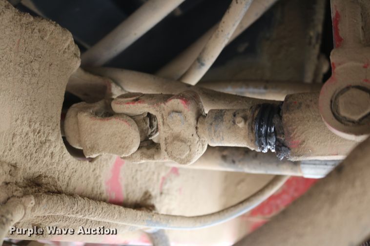 image for item DD5411 2000 New Holland HW340  windrower