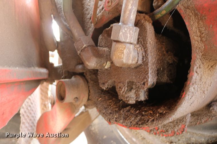 image for item DD5411 2000 New Holland HW340  windrower