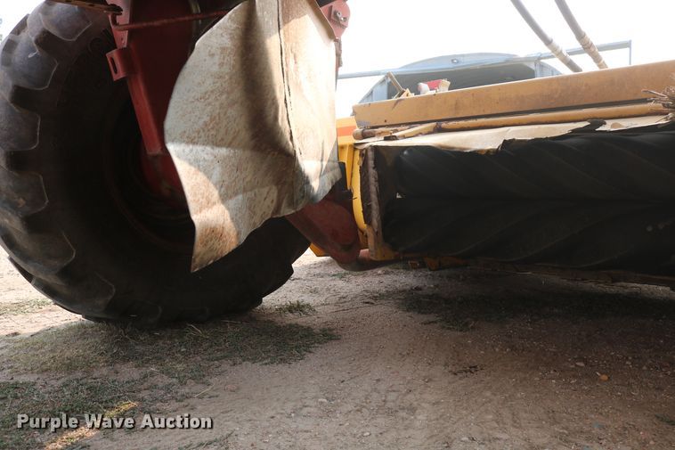 image for item DD5411 2000 New Holland HW340  windrower