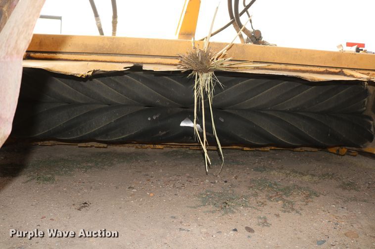 image for item DD5411 2000 New Holland HW340  windrower