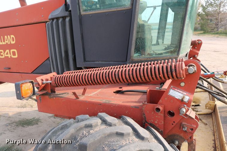 image for item DD5411 2000 New Holland HW340  windrower