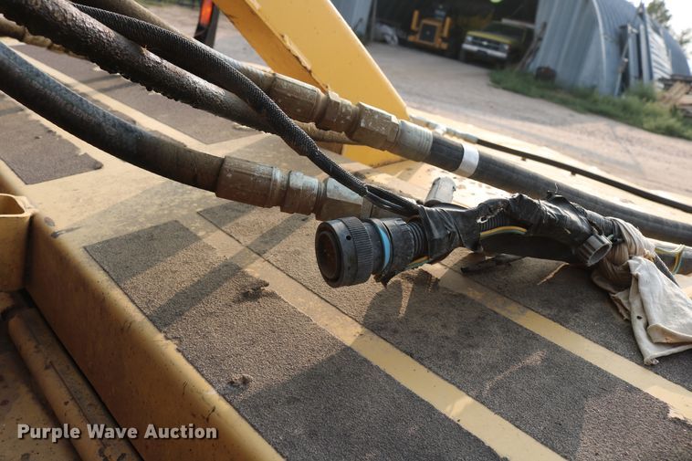 image for item DD5411 2000 New Holland HW340  windrower