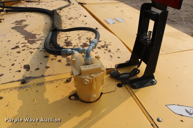 image for item DD5411 2000 New Holland HW340  windrower