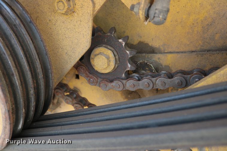 image for item DD5411 2000 New Holland HW340  windrower